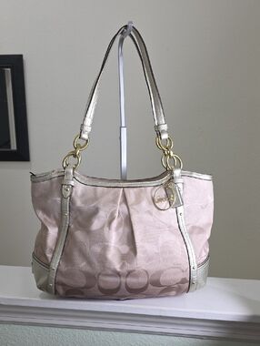COACH Authentic Alexandra Chain Ombre Zip Top Tote Cream/Gold Metallic GUC